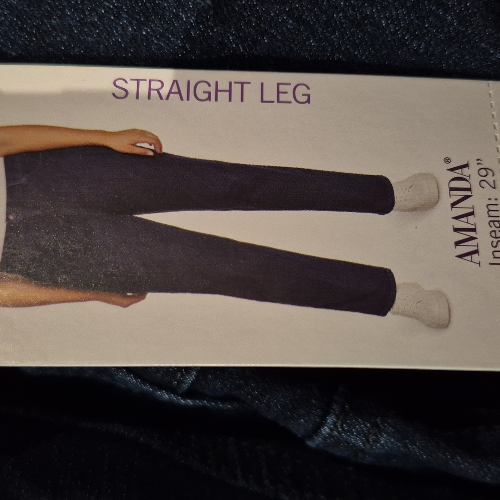 16x29: Gloria Vanderbilt "Amanda" Str. Leg Jeans